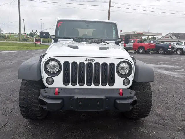 Jeep Wrangler photo 2