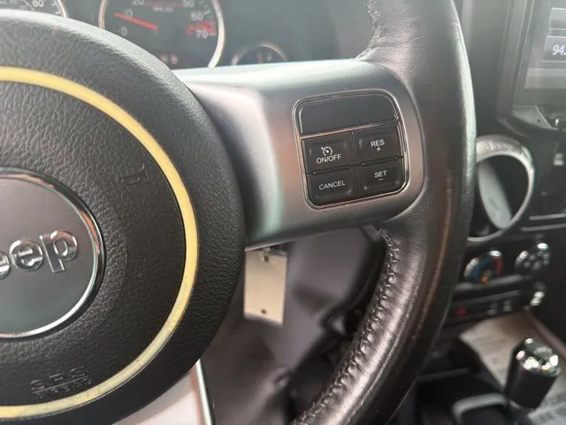 Jeep Wrangler photo 13