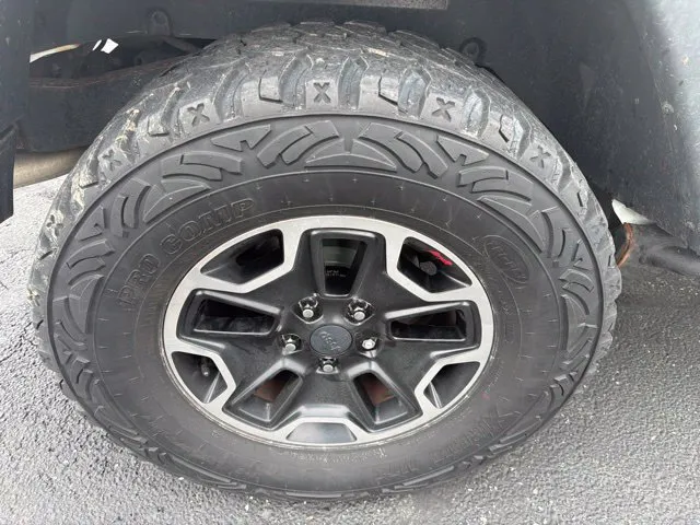 Jeep Wrangler photo 25