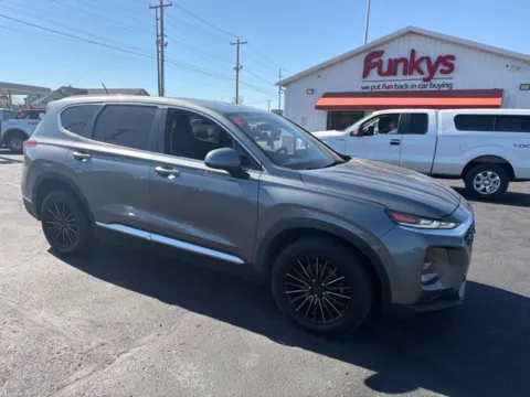 Gray 2019 Hyundai Santa Fe SE for sale in Grove City, OH