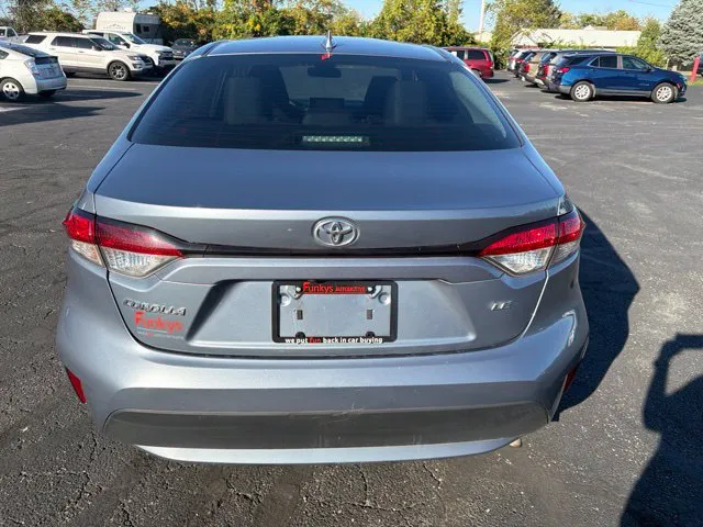 Toyota Corolla photo 6