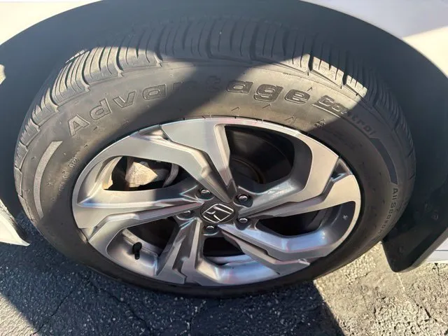Honda Accord photo 32