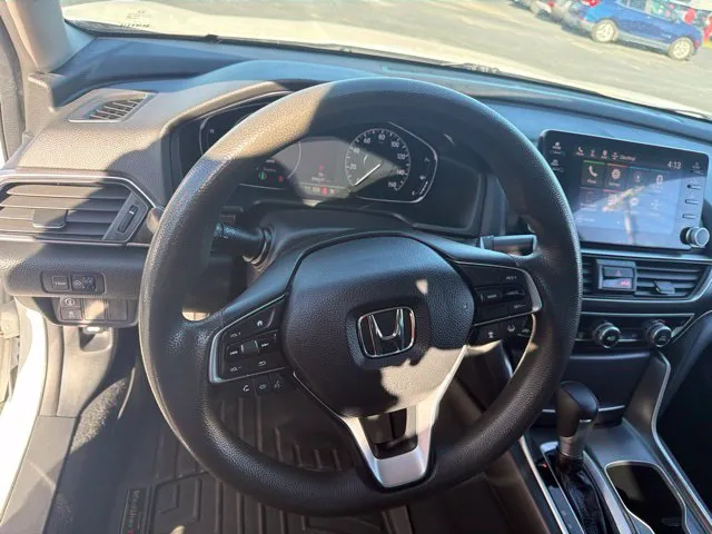 Honda Accord photo 13