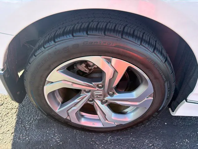 Honda Accord photo 30