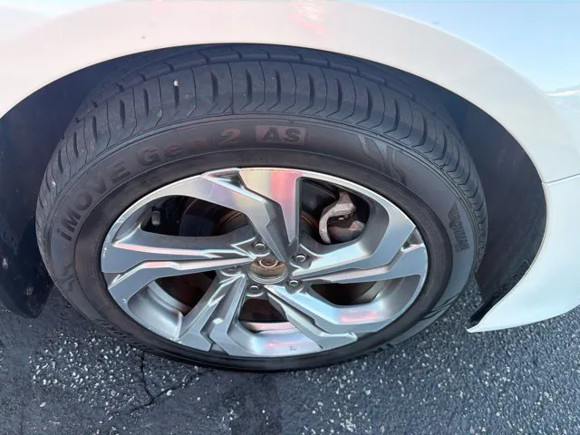 Honda Accord photo 29