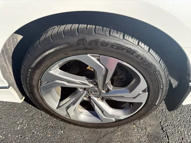 Honda Accord photo 31