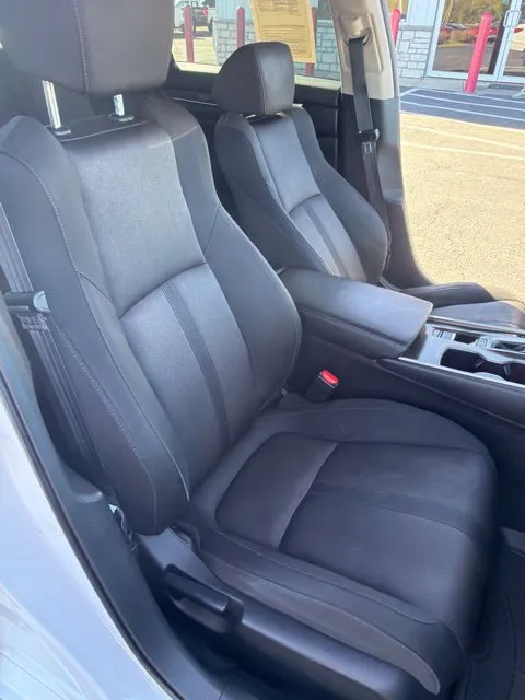 Honda Accord photo 26