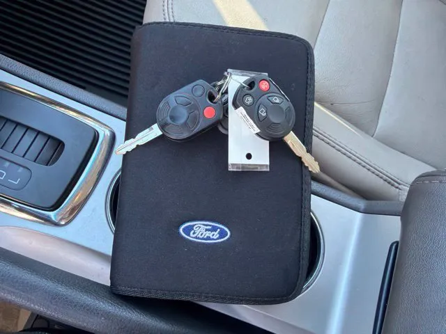 Ford Fusion photo 19