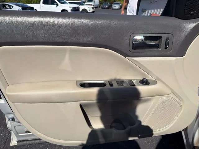 Ford Fusion photo 10
