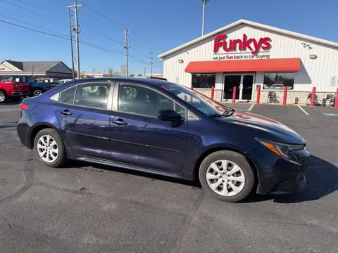 Blue 2021 Toyota Corolla LE for sale in Grove City, OH