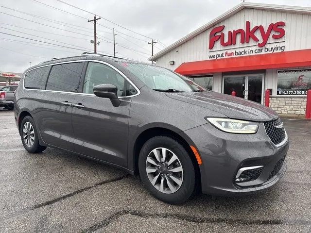 2021 Chrysler Pacifica Touring L for sale in Grove City, OH