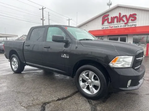 Black 2018 Ram 1500 Express for sale in Grove City, OH