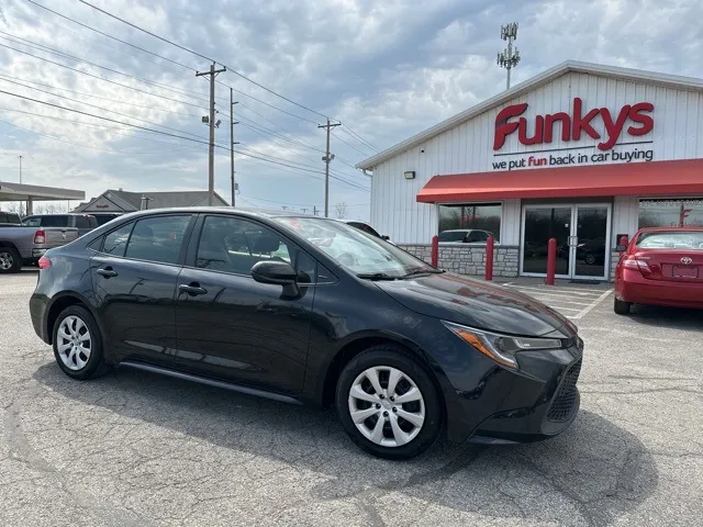 2020 Toyota Corolla LE for sale in Grove City, OH