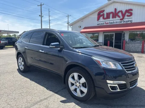 Blue 2016 Chevrolet Traverse LT for sale in Grove City, OH