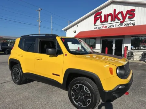 Yellow 2017 Jeep Renegade Trailhawk for sale in Grove City, OH
