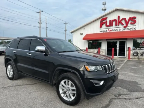 Black 2018 Jeep Grand Cherokee Laredo E for sale in Grove City, OH
