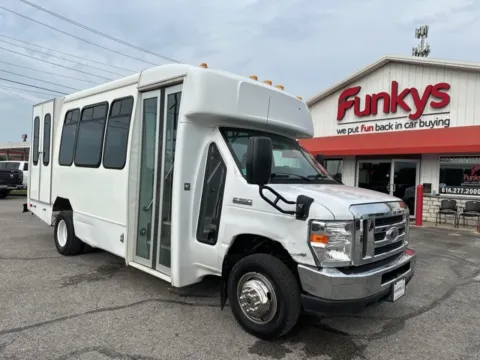 White 2019 Ford E-350SD for sale in Grove City, OH