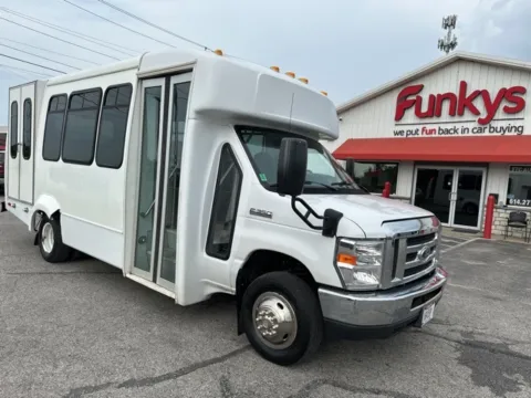 White 2018 Ford E-350SD for sale in Grove City, OH