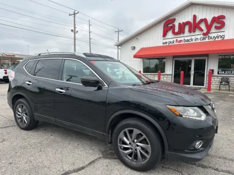 Black 2016 Nissan Rogue SL for sale in Grove City, OH
