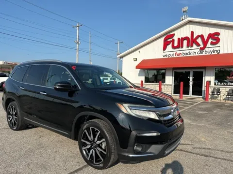 Beige 2019 Honda Pilot Touring for sale in Grove City, OH