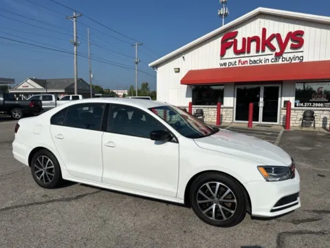 White 2016 Volkswagen Jetta 1.4T SE for sale in Grove City, OH