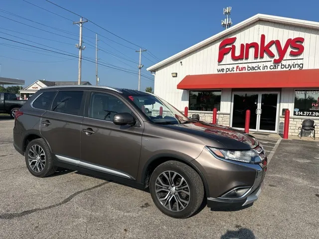 Brown 2017 Mitsubishi Outlander GT for sale in Grove City, OH