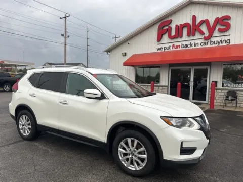 White 2019 Nissan Rogue SV for sale in Grove City, OH