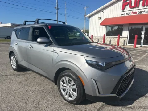 Gray 2023 Kia Soul LX for sale in Grove City, OH