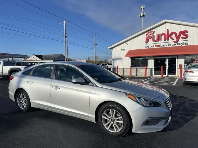 Silver 2015 Hyundai Sonata SE for sale in Grove City, OH