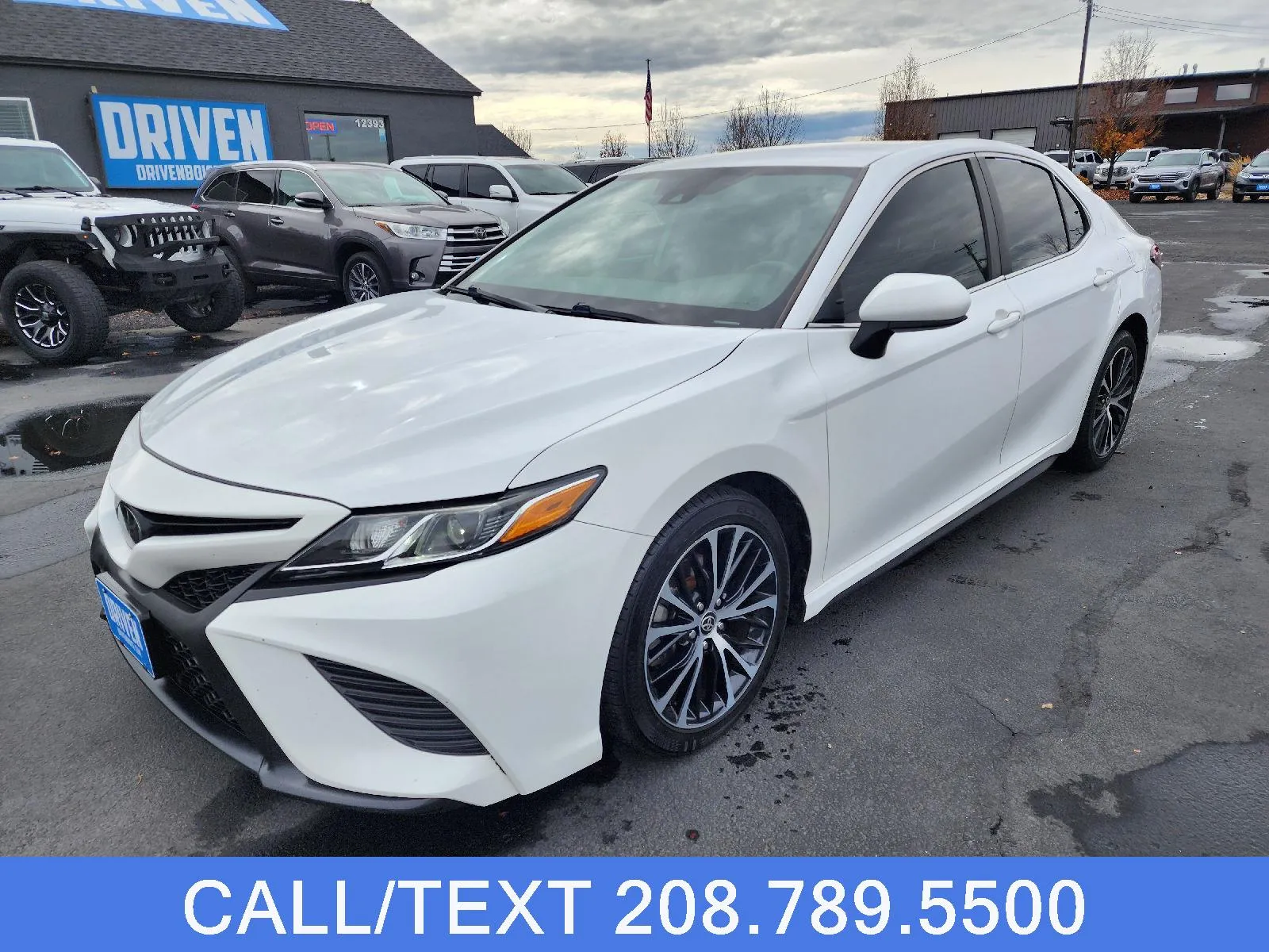 2020 Toyota Camry SE