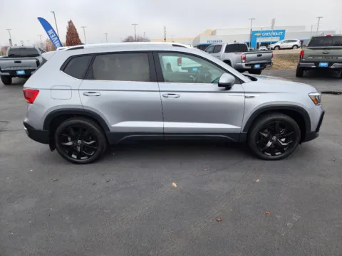 More photos of 2022 Volkswagen Taos SE at Driven, ID