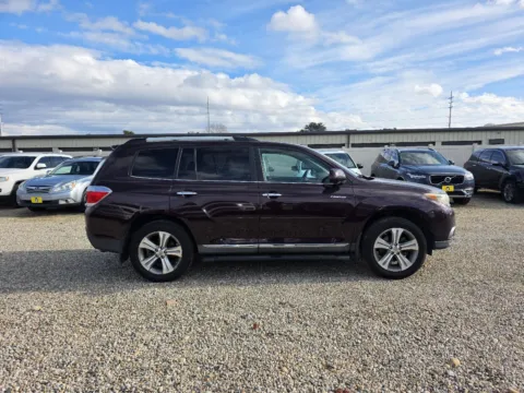More photos of 2011 Toyota Highlander Limited at Driven, ID