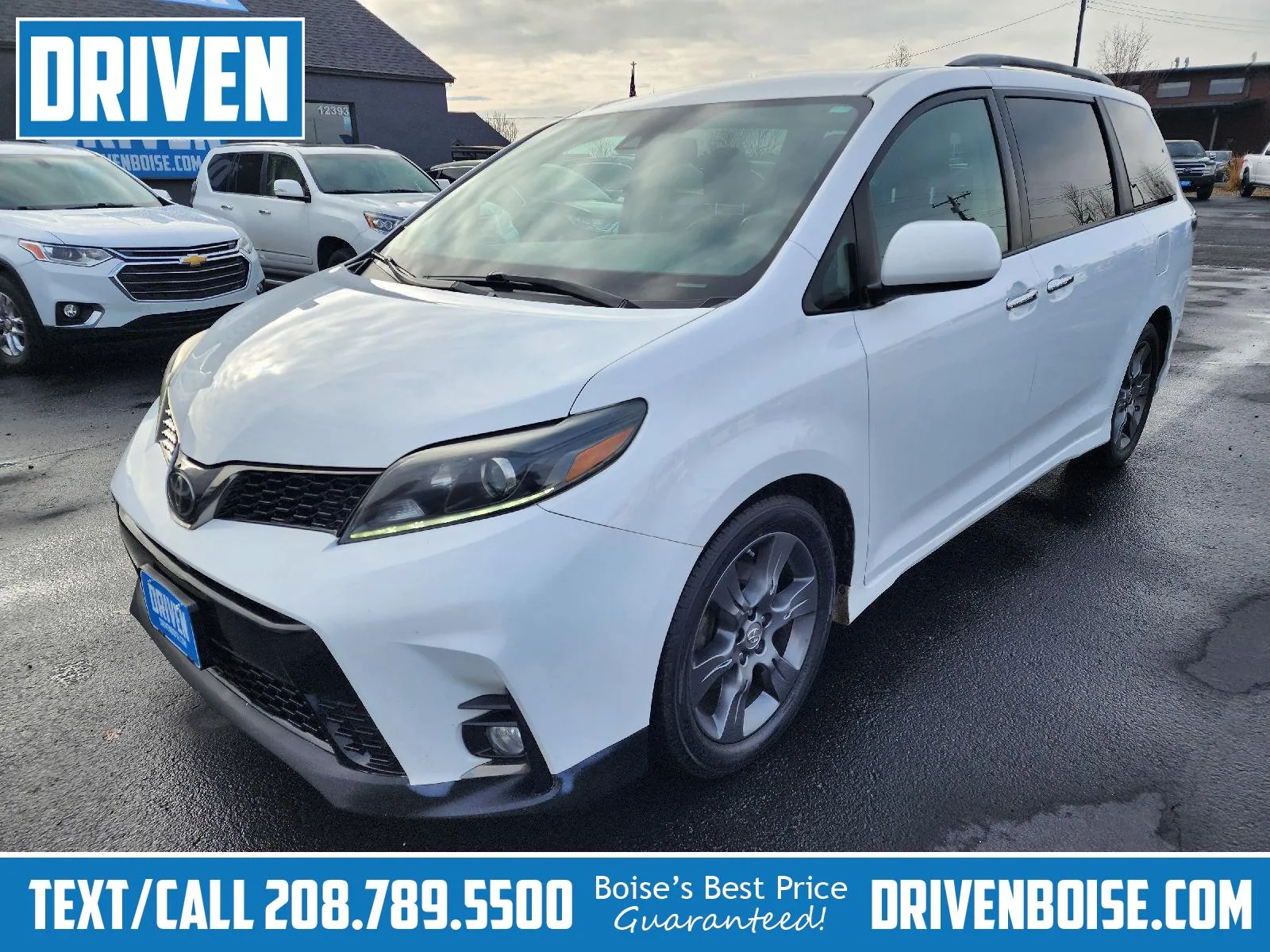 White 2018 Toyota Sienna SE 8-Passenger for sale in Boise, ID