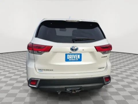 More photos of 2019 Toyota Highlander Hybrid Limited at Driven, ID