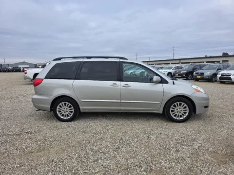 More photos of 2008 Toyota Sienna XLE at Driven, ID