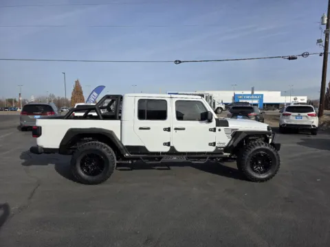 More photos of 2020 Jeep Gladiator Overland at Driven, ID