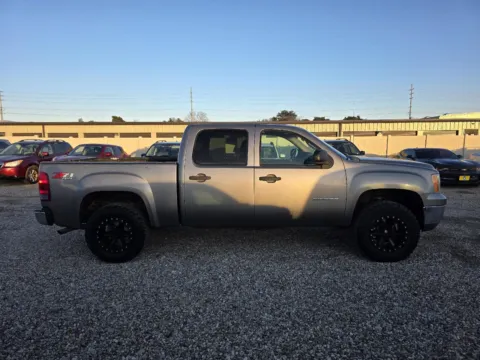 More photos of 2012 GMC Sierra 1500 SLE at Driven, ID