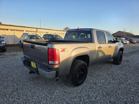 More photos of 2012 GMC Sierra 1500 SLE at Driven, ID