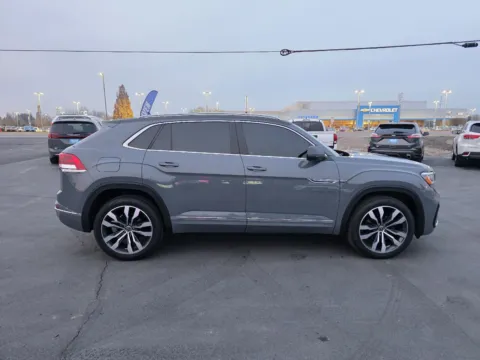 More photos of 2020 Volkswagen Atlas Cross Sport 3.6L V6 SEL R-Line at Driven, ID