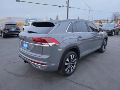 More photos of 2020 Volkswagen Atlas Cross Sport 3.6L V6 SEL R-Line at Driven, ID