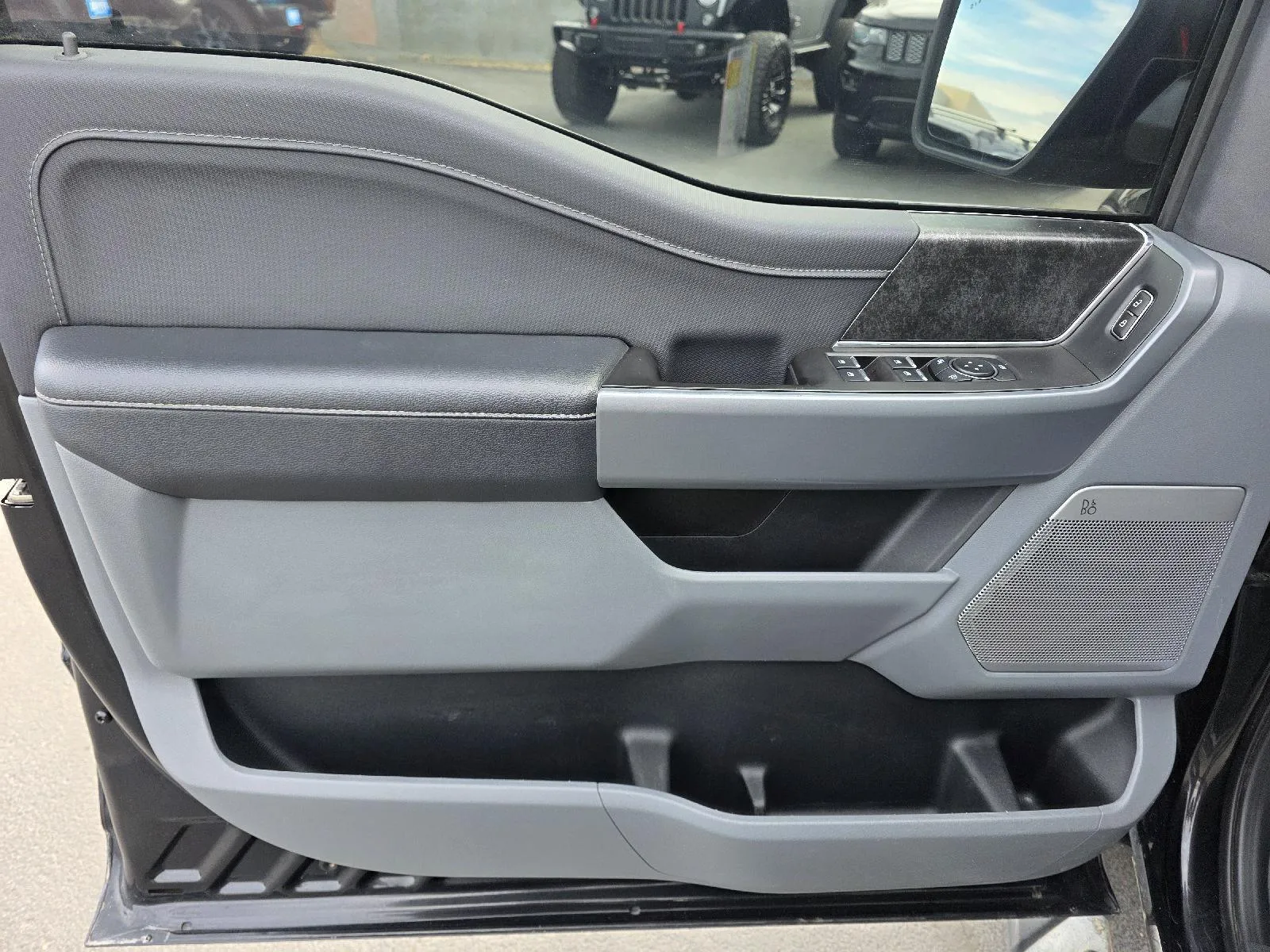 2023 Ford F-150 XLT - Photo 9