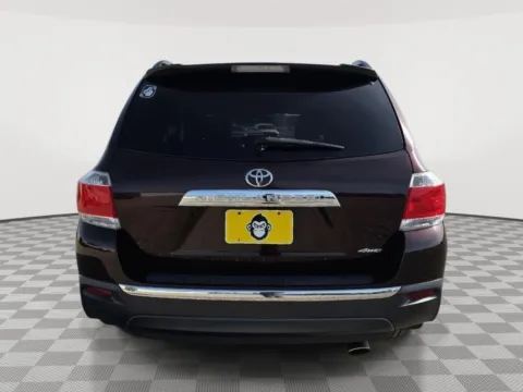 More photos of 2011 Toyota Highlander Limited at Driven, ID