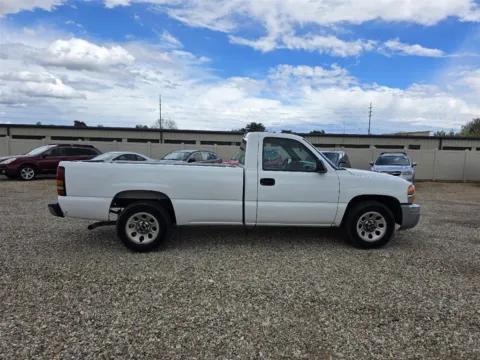 More photos of 2007 GMC Sierra 1500 Classic Work Truck at Driven, ID