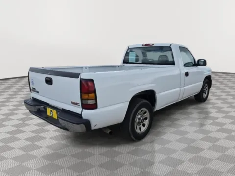 More photos of 2007 GMC Sierra 1500 Classic Work Truck at Driven, ID