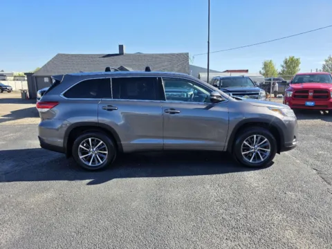 More photos of 2018 Toyota Highlander XLE at Driven, ID