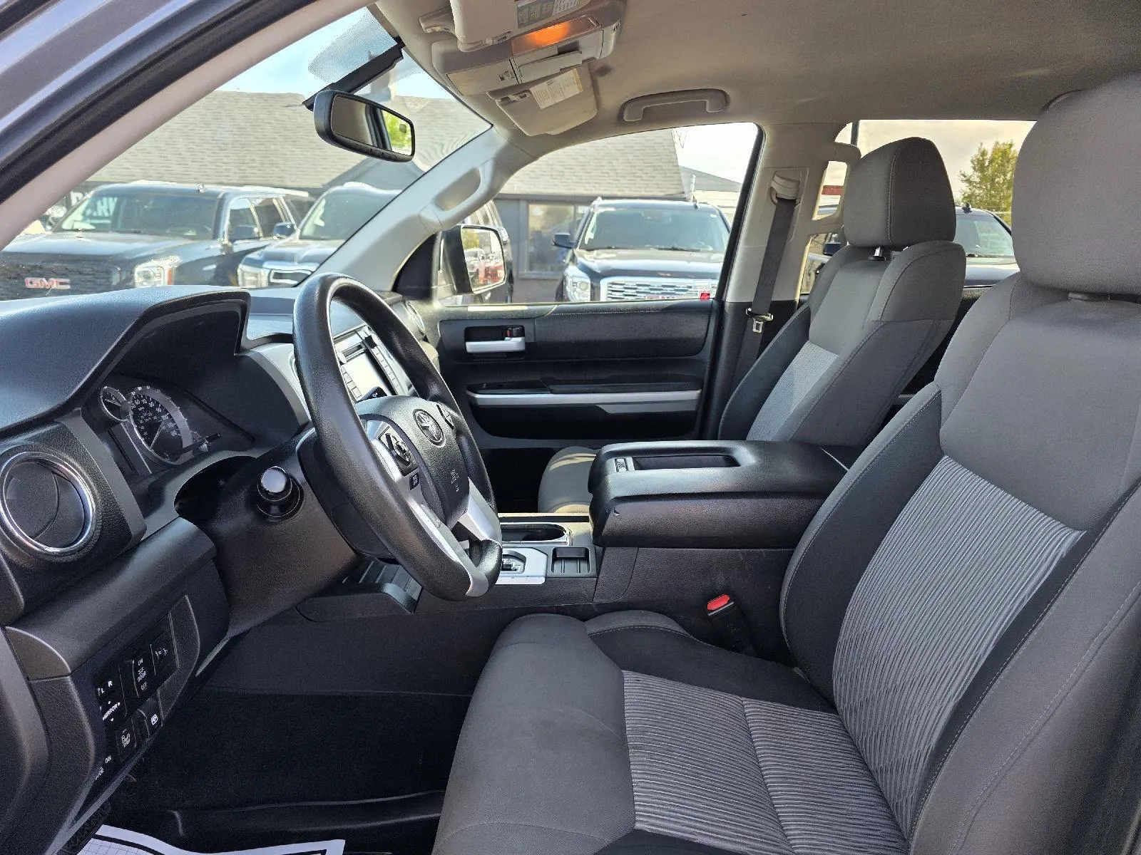 2016 Toyota Tundra SR5 - Photo 10