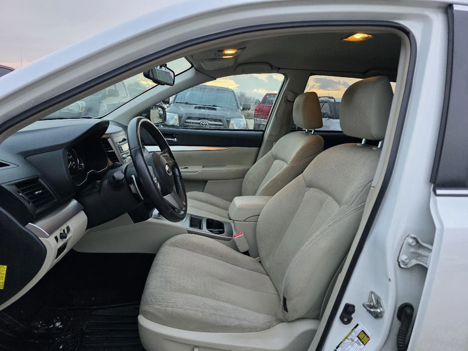 2010 Subaru Outback I Premium - Photo 9