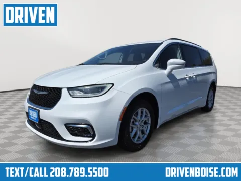 White 2022 Chrysler Pacifica Touring L for sale in Boise, ID
