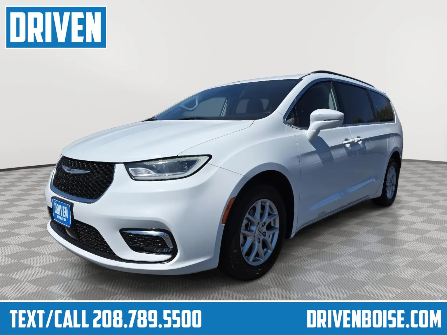 White 2022 Chrysler Pacifica Touring L for sale in Boise, ID
