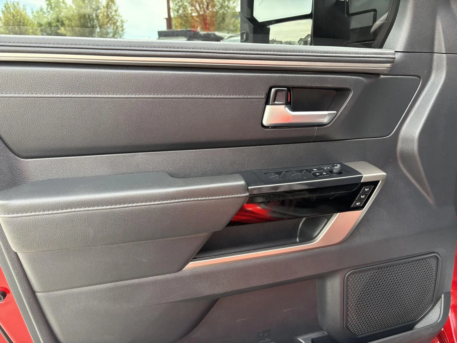Toyota Sequoia photo 7